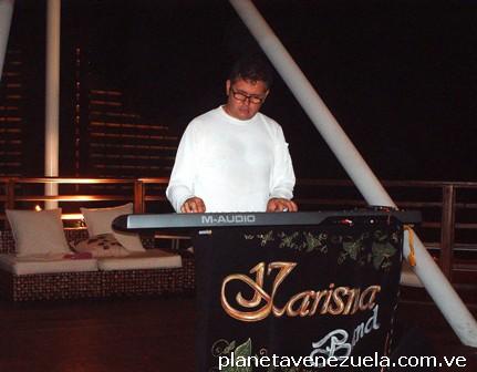 Alquilo sonido profesional con Dj o con música en vivo (tecladista Instrumental)