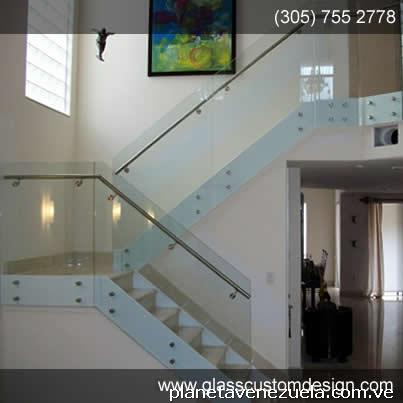 Fabricación de Escaleras de Vidrio y Puertas de Vidrio para Baños