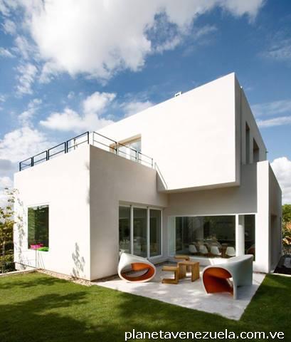 Constructora a Toda Obra. Construcción de casas prefabricadas desde 300.000 bsf y venta de terrenos