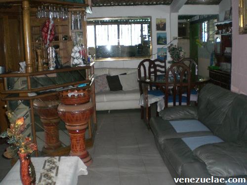 Vendo casa en independencia snta teresa del tuy