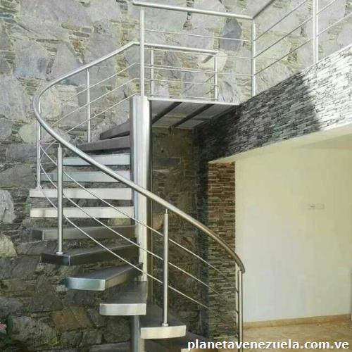 Acero inoxidable, alucobond y vidrio