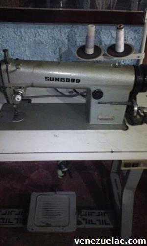 Máquina de coser industrial