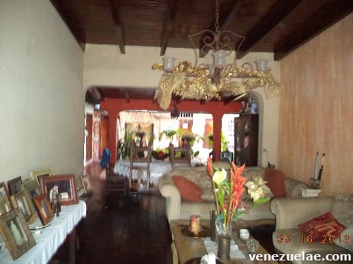 Vendo Una Casa En La Calle Sucre