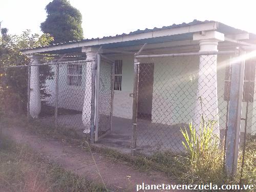 Vendo casa Negociable vía nacional costo arriba