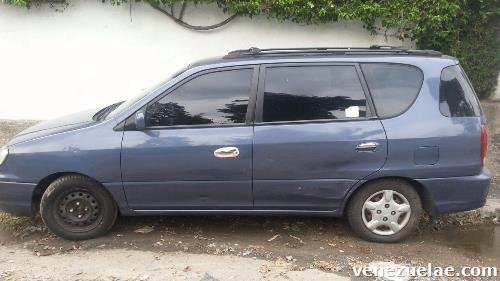 Vendo Camioneta Kia Carens 2002, motor 1.8