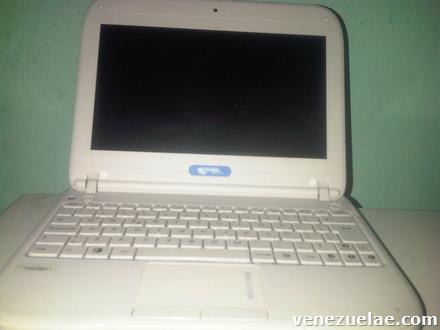 Vendo lapto canaima com su cargador