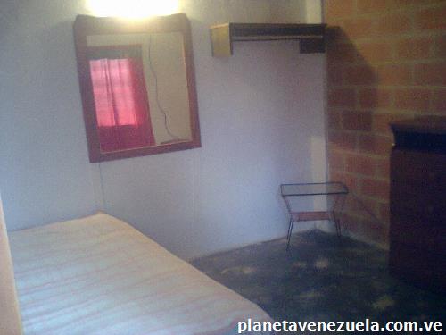 Alquilo habitación en naguanagua a dama que estudie o trabaje