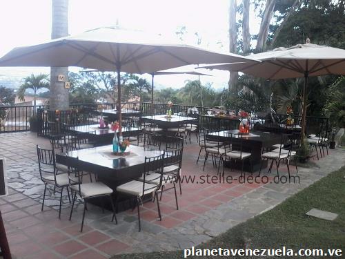 Alquiler Mobiliario Lounge, puff, mesas de madera, mesas vidrio, gazebos, sombrillas, toldos