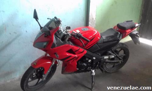 Vendo moto R1.. año 2015