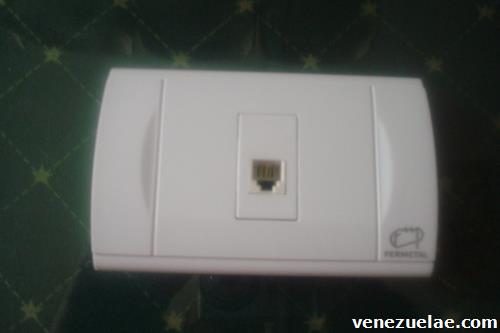 Toma Para Teléfono Marca Fermetal