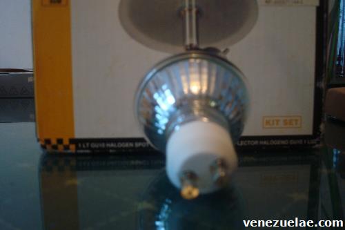 Lámpara De Techo Con Bombillo De Halógeno Nueva