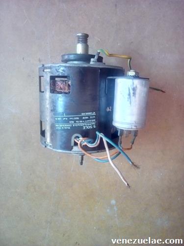 Vendo Motor De Secadora mundo blanco Automática. Marca Sole De 13 Kg.