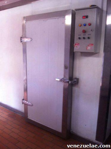 Taller de refrigeración mantenimiento de cava cuarto