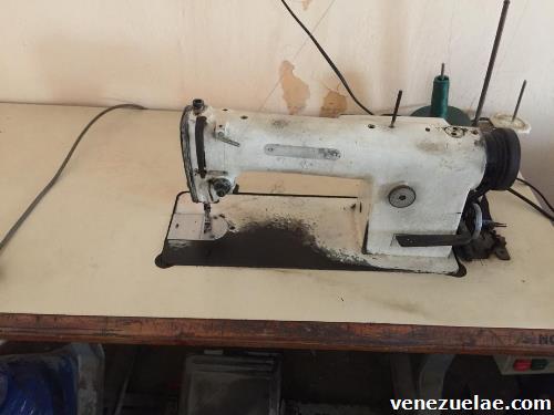 Vendo máquina de coser singer