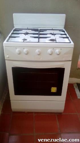 Cocina 4 Hornillas A Gas Con Horno Y Gratinador Eléctrico