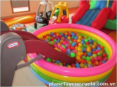 Alquiler de piscina de pelotas, tobogán, cama elástica, parque infantil y mucho mas!!