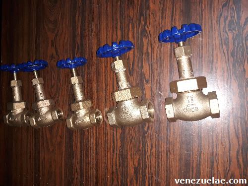 Vendo Llave De Paso Tipo Compuerta 2'y 2/5'