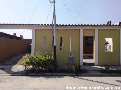 Vendo cómoda casa en Urb. Aguasal Ciudad Alianza Guacara