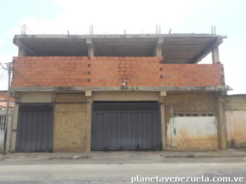 Se Vende Local Comercial Casa Al Lado Y Edificio En Construcción + 3 Oficinas Divididas Con Drywall