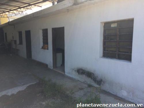 Venta de Terreno con Galpones y Oficinas en San Diego