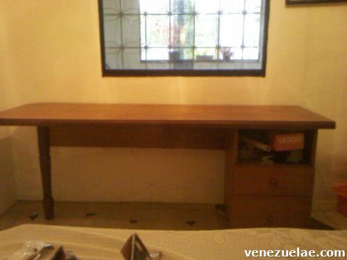 Escritorio de madera