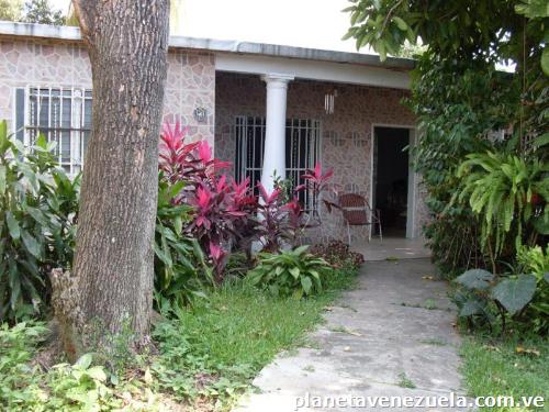 Casa en Venta en Terreno De 864mts2 R4, El Limón 135.000 Vef En venta en Mario Briceño Iragorry