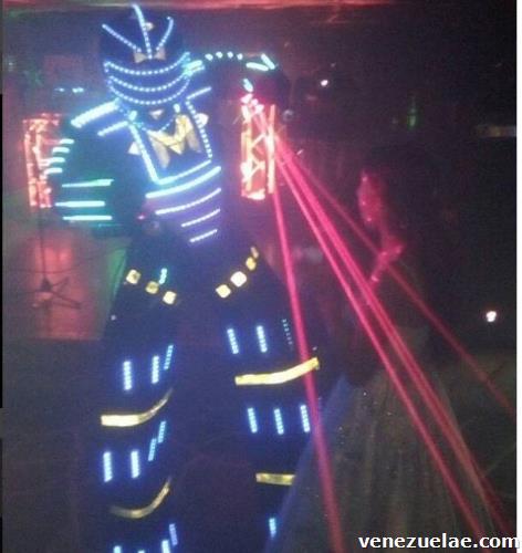 Robot Led para sus eventos Discplay Dj y Luces Led