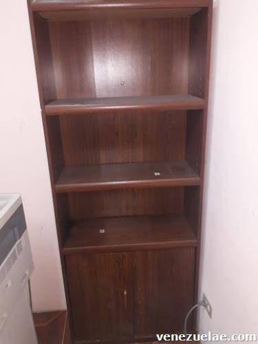Vendo mueble de madera de oficina perfecto para colocar libros y documentos