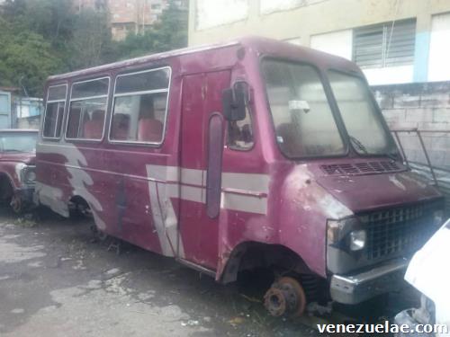 Autobús Dodge tiene transmisión mala