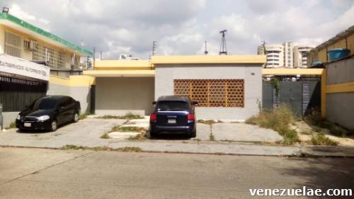 Alquilamos casa en la Urb. Camoruco, cerca del C. C. La Galería