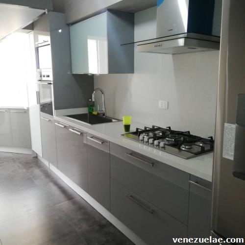 Carpintería los carrillos remodelamos tu cocinas clóset y reparamos todo lo relacionado en carpintería y pinturas en muy bajos costos solo cobramos la mano de hobra todo garantizado buscarnos en integran nr 04242772568