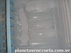 Venta de 3 hielo x 1 dólar