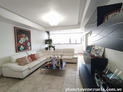 Sky Group Vende Penthouse En Res. Valle de Camoruco, Urb. Valles de Camoruco