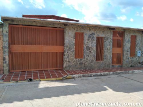 Casa remodelada en Guacara, Urbanización El Prado