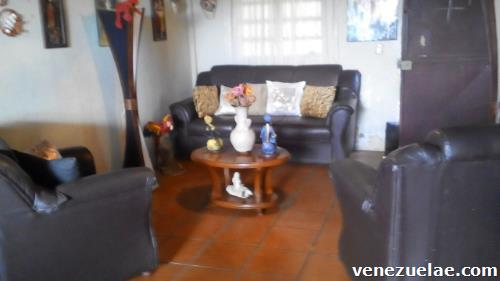 Vendo casa en hoyo de la puerta Baruta negociable
