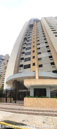 Mariany Longa Vende apartamento en Valle Blanco Res Estratósfera Foa-1877