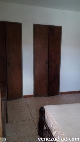 Alquilo Anexo de Una Habitación tipo estudio