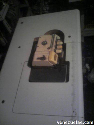 Máquina de coser overlock, en perfecto Estado.