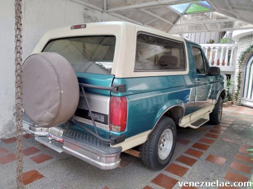 Bronco año 93 negociable