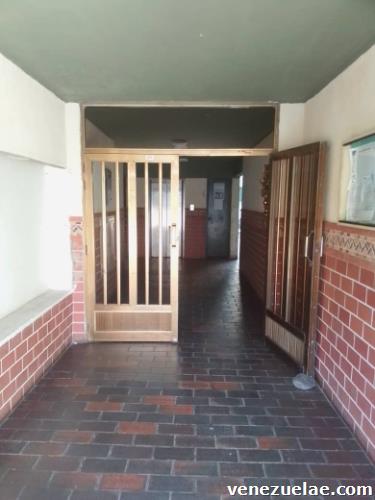 Oportunidad amplio apartamento lechería Anzoátegui venezuela