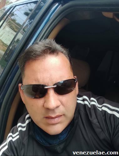 Chofer discreto inteligente y maduro de 40 años
