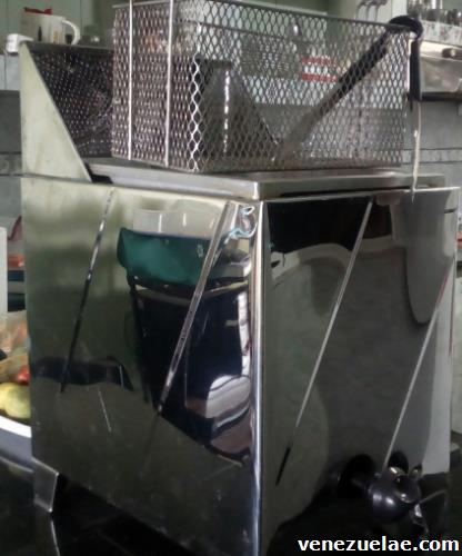 Alquiler de carro perro calientes, freidora y colchón infláble para fiestas