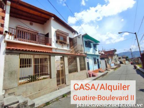 Amplia casa tipo colonial en el pueblo de Guatire, Bulevar Ii