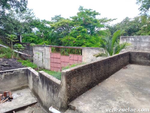Se vende finca para criar pollos