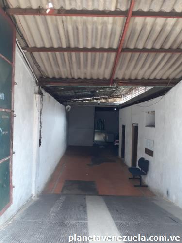 Se Vende Galpón, en Sarriá. Municipio Libertador, Caracas.