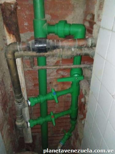 Servicios De Fontaneros Destapes De Cañerías Reparación De Tuberías Bombas Dañadas Sistemas De Hidroneumáticos Tableros Eléctricos Limpieza De Pozos Tanques Sumideros Griferías