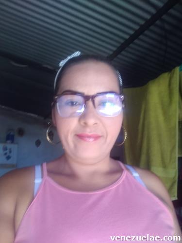 Busco empleo como ama de casa
