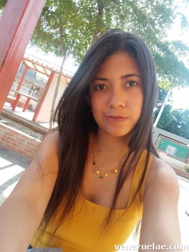 Busco trabajo como niñera