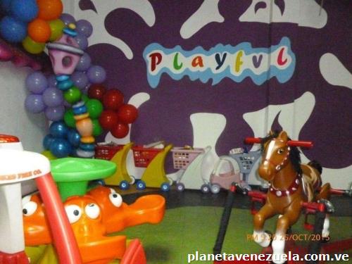 Playful salón fiestas, tortas, decoración