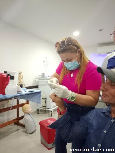 Sacando sonrisas.